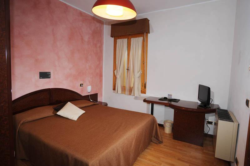 Drake Hotel Maranello Bilik gambar