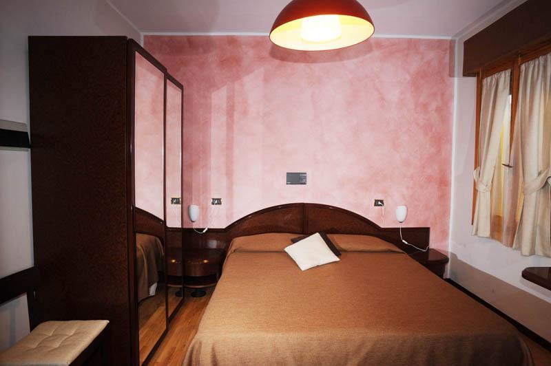 Drake Hotel Maranello Bilik gambar
