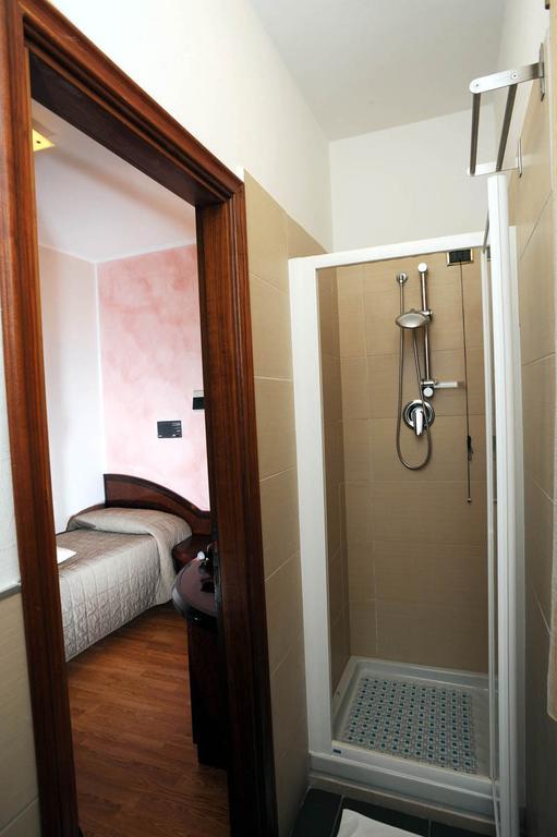 Drake Hotel Maranello Bilik gambar